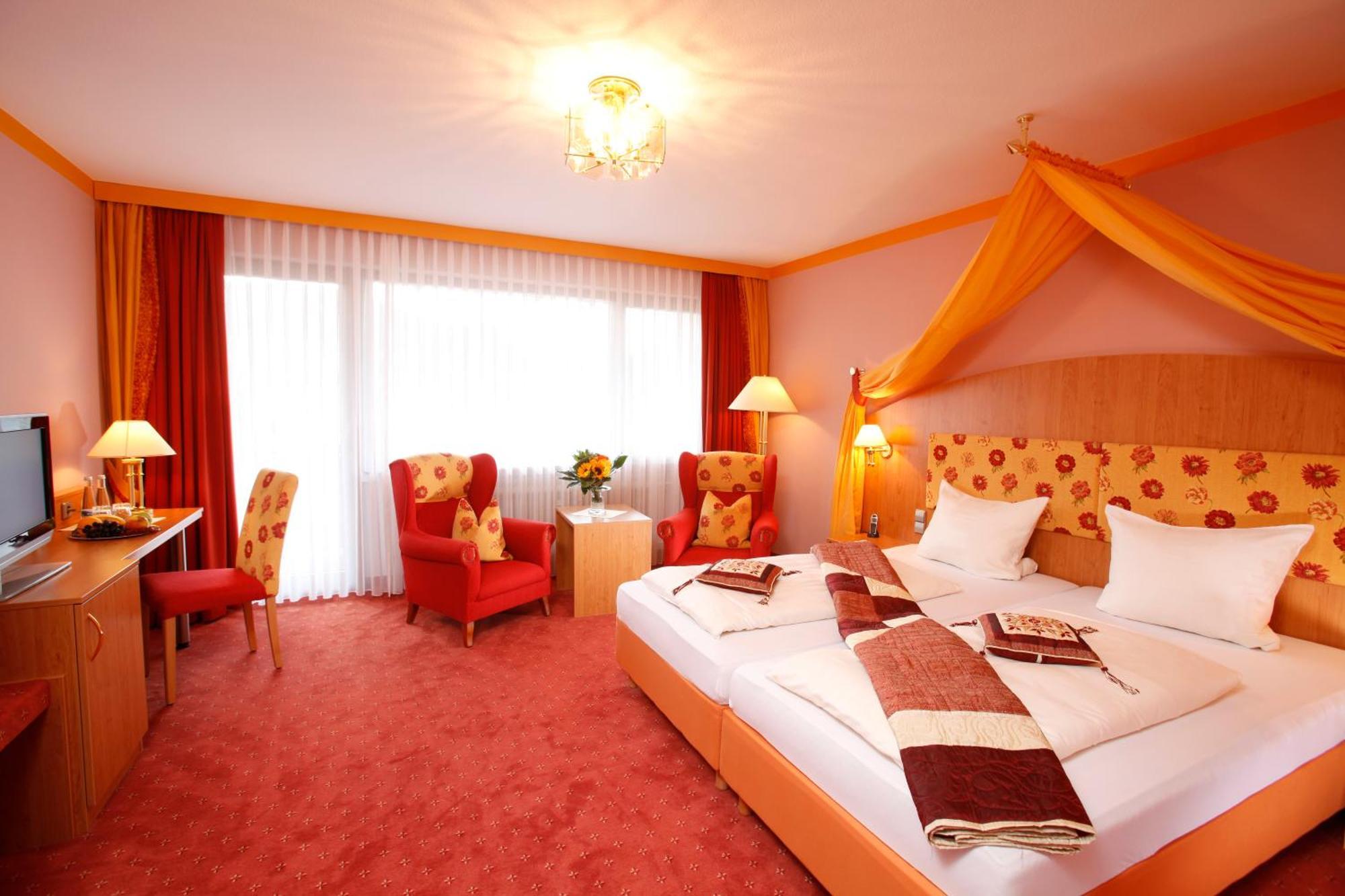 Ferienhotel Oedenhof Mitteltal ภายนอก รูปภาพ