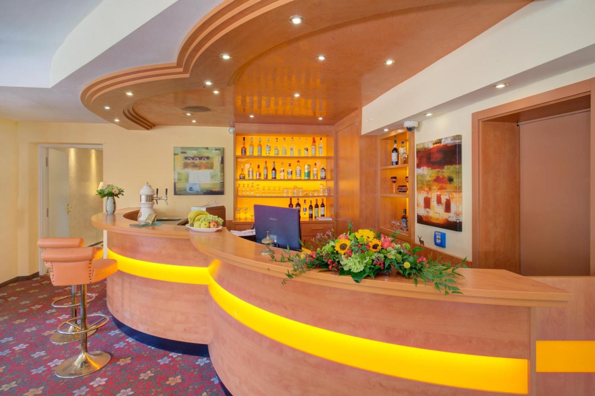 Ferienhotel Oedenhof Mitteltal ภายนอก รูปภาพ
