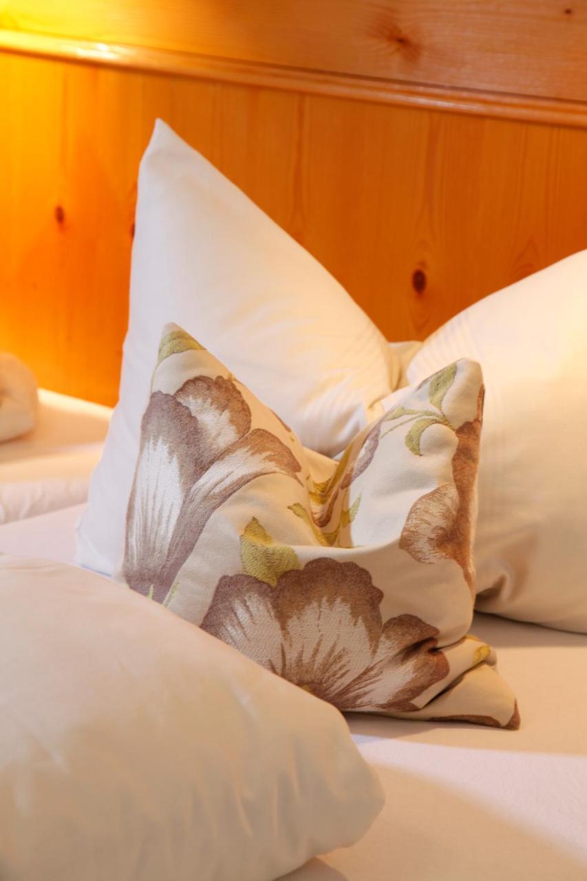 Ferienhotel Oedenhof Mitteltal ภายนอก รูปภาพ